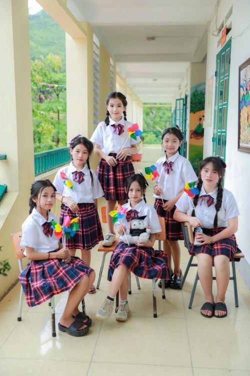 Khoảnh Khắc Thanh Xuân Nhỏ